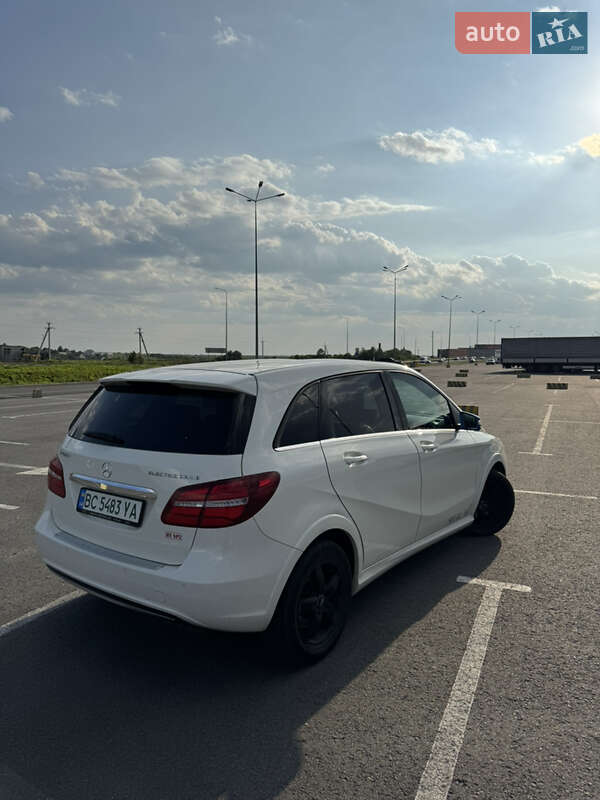 Хэтчбек Mercedes-Benz B-Class 2015 в Львове