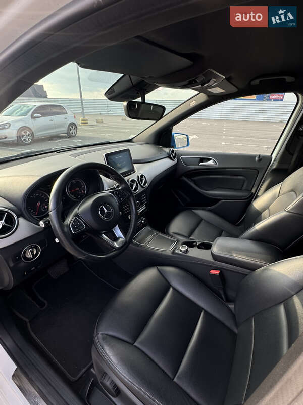 Хэтчбек Mercedes-Benz B-Class 2015 в Львове
