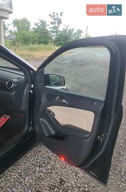 Хэтчбек Mercedes-Benz B-Class 2016 в 