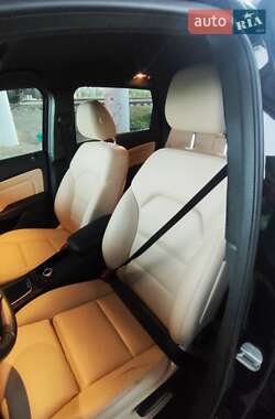 Хэтчбек Mercedes-Benz B-Class 2016 в 