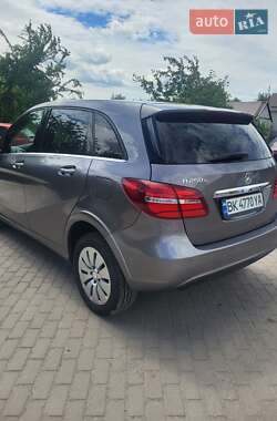 Хэтчбек Mercedes-Benz B-Class 2015 в 