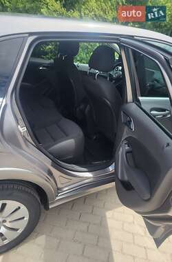 Хэтчбек Mercedes-Benz B-Class 2015 в 