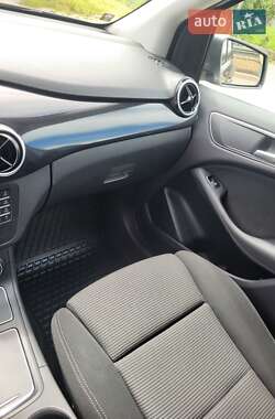 Хэтчбек Mercedes-Benz B-Class 2015 в 