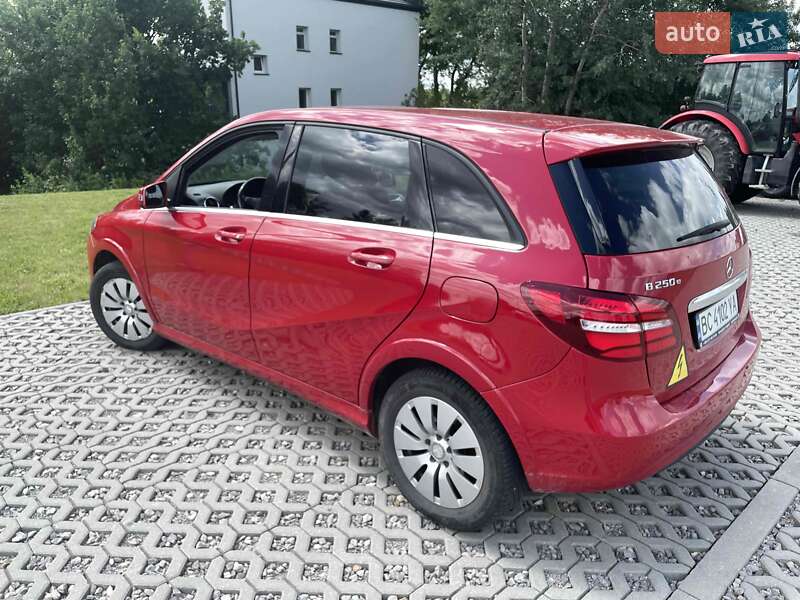 Хэтчбек Mercedes-Benz B-Class 2015 в Львове