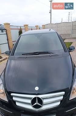 Хэтчбек Mercedes-Benz B-Class 2009 в 