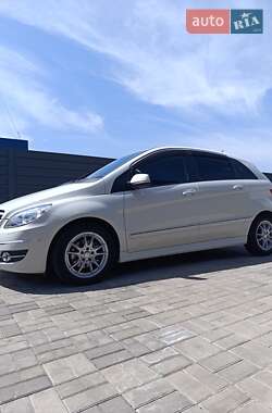 Хетчбек Mercedes-Benz B-Class 2010 в 