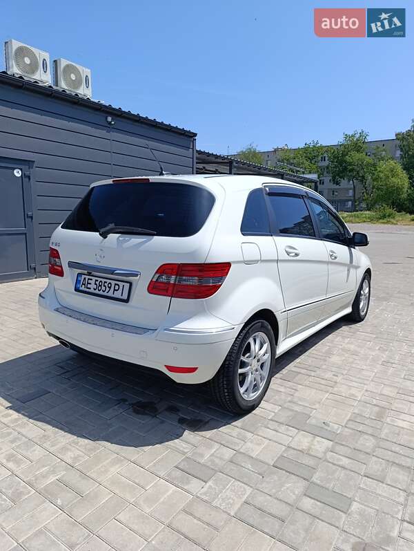 Хэтчбек Mercedes-Benz B-Class 2010 в Вольногорске
