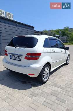 Хетчбек Mercedes-Benz B-Class 2010 в 