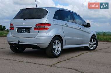 Хэтчбек Mercedes-Benz B-Class 2009 в 