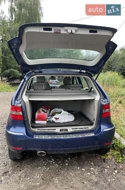Хэтчбек Mercedes-Benz B-Class 2010 в 