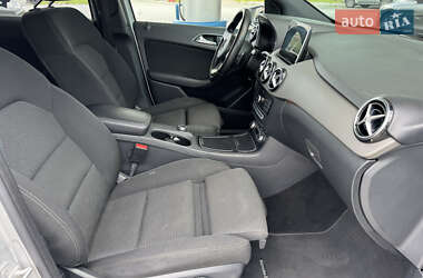 Хэтчбек Mercedes-Benz B-Class 2016 в 