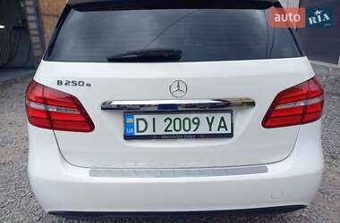 Хэтчбек Mercedes-Benz B-Class 2017 в 