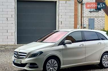 Хэтчбек Mercedes-Benz B-Class 2017 в 