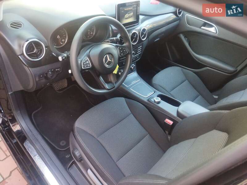 Хэтчбек Mercedes-Benz B-Class 2015 в 
