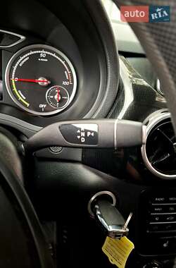 Хэтчбек Mercedes-Benz B-Class 2015 в 