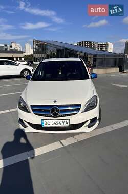 Хэтчбек Mercedes-Benz B-Class 2015 в 