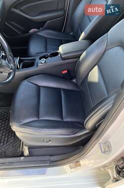 Хэтчбек Mercedes-Benz B-Class 2015 в 