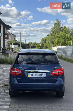 Хэтчбек Mercedes-Benz B-Class 2012 в 