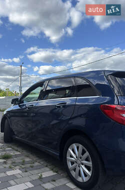 Хэтчбек Mercedes-Benz B-Class 2012 в 