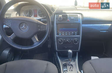 Хетчбек Mercedes-Benz B-Class 2009 в 