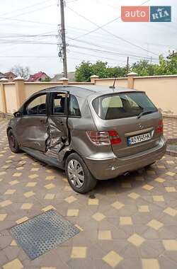 Хэтчбек Mercedes-Benz B-Class 2006 в 