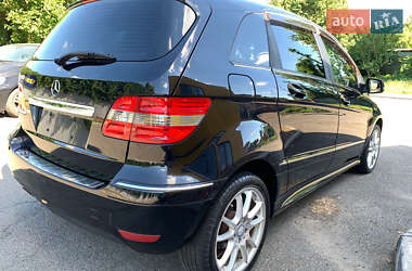 Хэтчбек Mercedes-Benz B-Class 2011 в 
