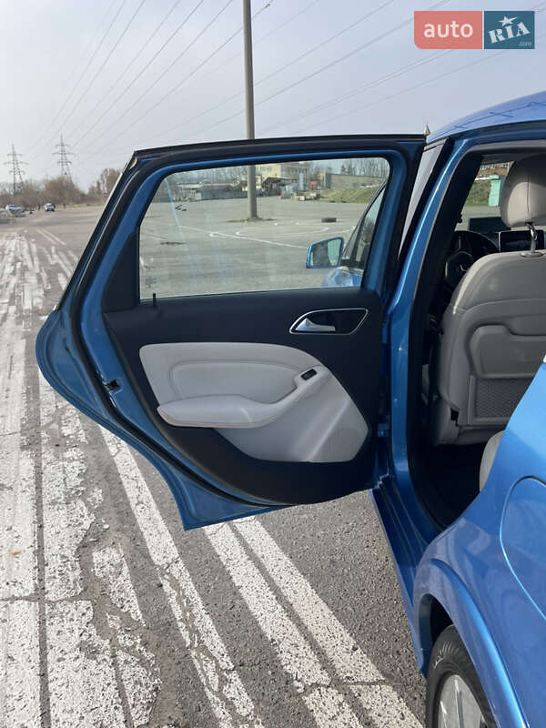 Хетчбек Mercedes-Benz B-Class 2015 в Полтаві фото 16 Хетчбек Mercedes-Benz B-Class 2015 в Полтаві