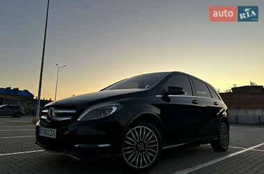 Mercedes-Benz B-Class 2015 Mercedes-Benz B-Class 2015