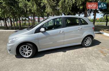 Хэтчбек Mercedes-Benz B-Class 2010 в 