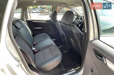 Хэтчбек Mercedes-Benz B-Class 2010 в 