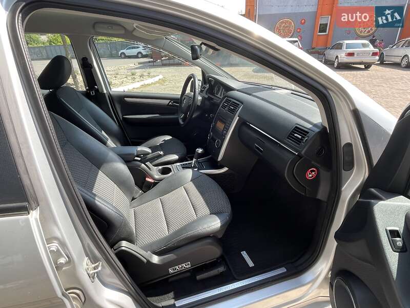 Хэтчбек Mercedes-Benz B-Class 2010 в Киеве