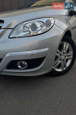 Хэтчбек Mercedes-Benz B-Class 2011 в 