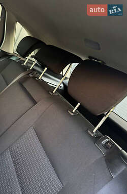Хэтчбек Mercedes-Benz B-Class 2011 в 