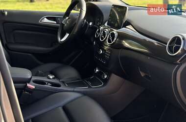 Хэтчбек Mercedes-Benz B-Class 2017 в 