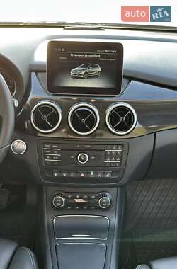 Хэтчбек Mercedes-Benz B-Class 2017 в 