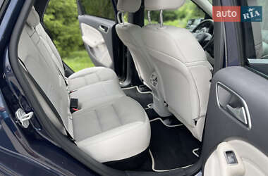 Хэтчбек Mercedes-Benz B-Class 2017 в 