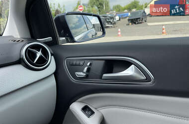 Хэтчбек Mercedes-Benz B-Class 2017 в 