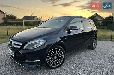 Хэтчбек Mercedes-Benz B-Class 2017 в 