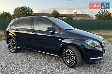 Хэтчбек Mercedes-Benz B-Class 2017 в 