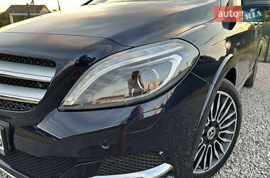 Хэтчбек Mercedes-Benz B-Class 2017 в 