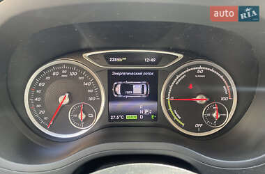 Хэтчбек Mercedes-Benz B-Class 2017 в 