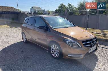 Хэтчбек Mercedes-Benz B-Class 2013 в 