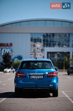 Хэтчбек Mercedes-Benz B-Class 2014 в 