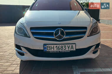 Хэтчбек Mercedes-Benz B-Class 2015 в 
