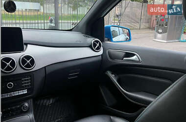 Хэтчбек Mercedes-Benz B-Class 2015 в 
