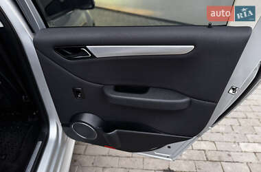 Хэтчбек Mercedes-Benz B-Class 2010 в 