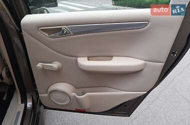 Хетчбек Mercedes-Benz B-Class 2009 в 