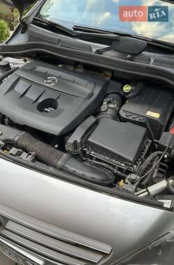 Хэтчбек Mercedes-Benz B-Class 2014 в 