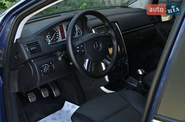 Хэтчбек Mercedes-Benz B-Class 2009 в 