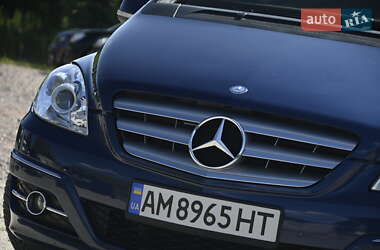 Хэтчбек Mercedes-Benz B-Class 2009 в 